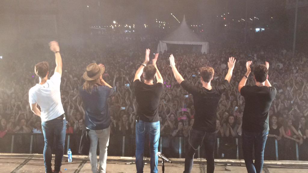 dvicioficial's tweet image. De vuelta a casa, gran noche la de ayer!