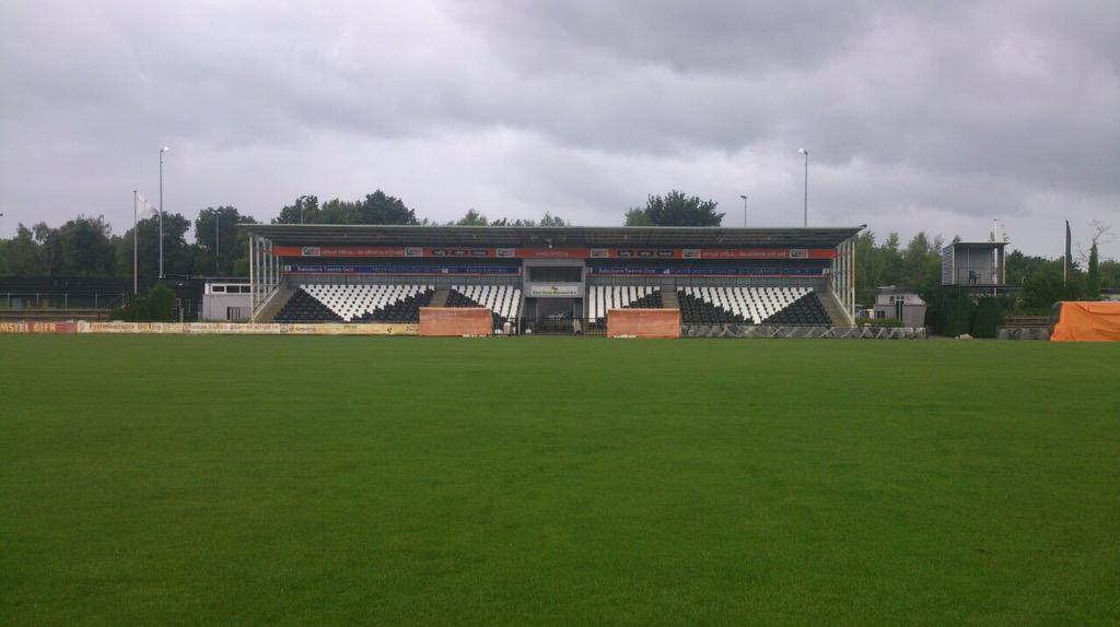 Wat een fantastisch resultaat, de 'nieuwe' hoofdtribune bij <a href="/kvvquick20/">KVV Quick'20</a>! <a href="/FCNoaber/">FC Noaber</a> heeft geweldig werk verzet!👍