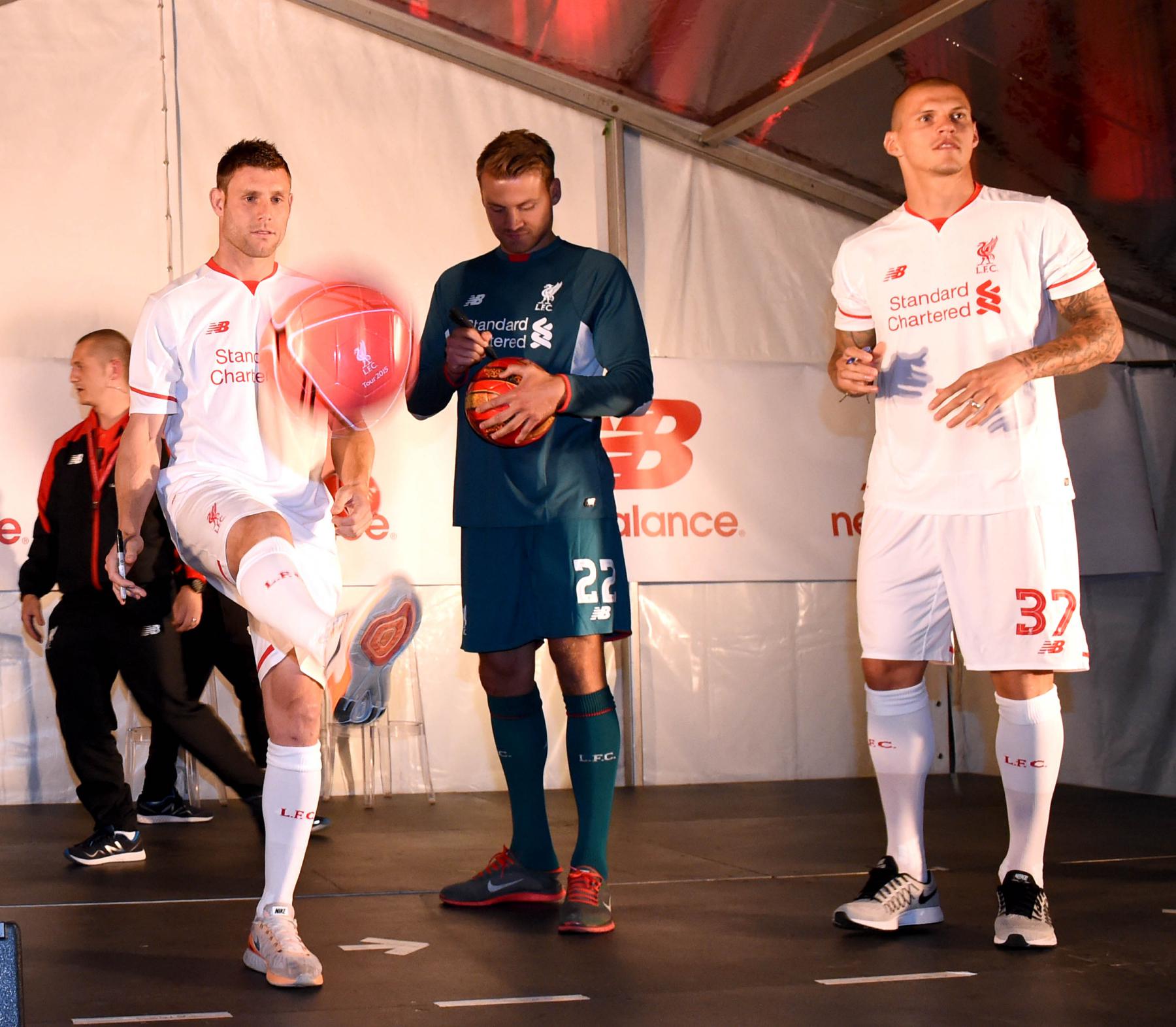 Liverpool white sales away kit