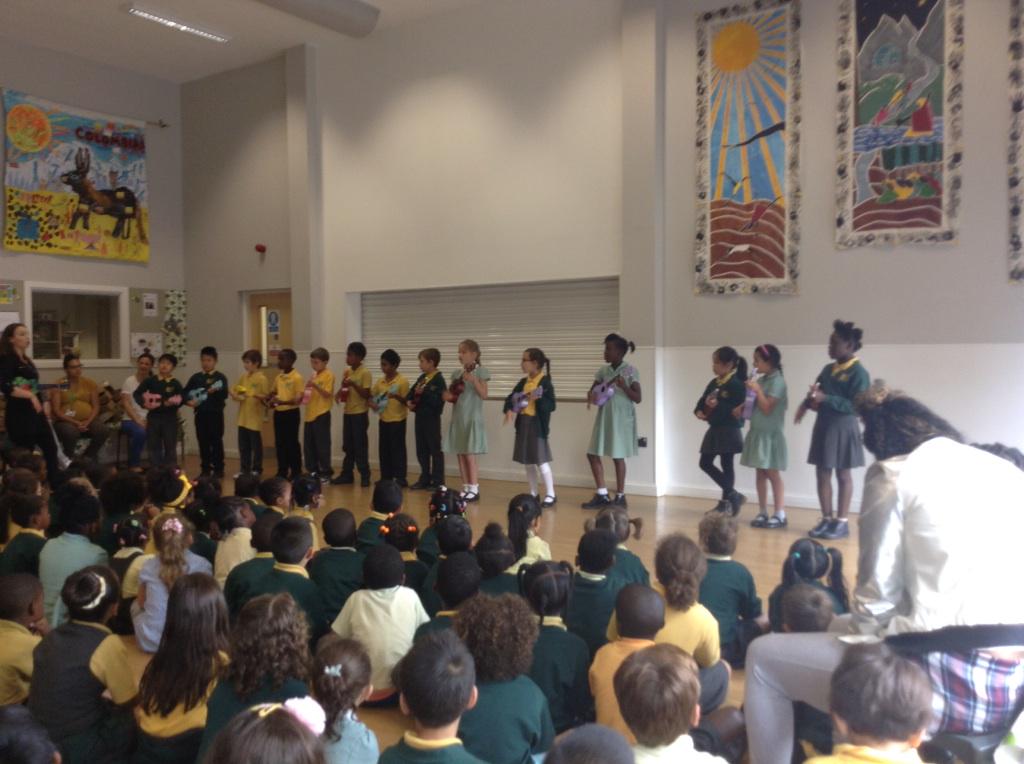 Kender_Y3P's tweet photo. Ukulele assembly to start the day. We'll done year 3 @kender_Y3B http://t.co/pELemdGOJc