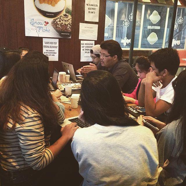 HiHoGabHo's tweet photo. Cooking up a conference #NothingLikeGOLD http://t.co/C7c3vKRfUW http://t.co/yPa4lLIn9L