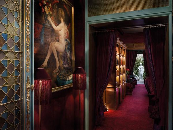 60by80's tweet photo. When personality matters more than size, @MaisonSouquet in Paris's SoPi is grand http://t.co/Ykdwn7YfjN http://t.co/X6YcRqMLam