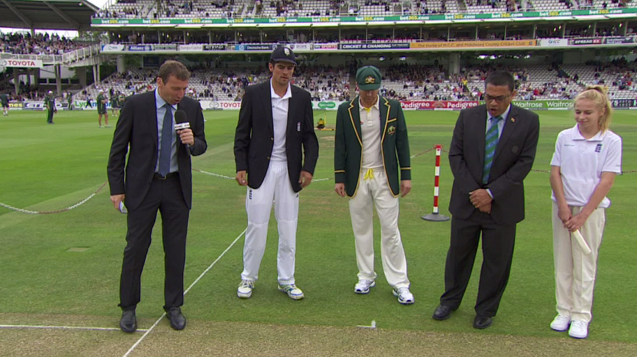 SkySportsNews's tweet photo. Australia win toss and choose to bat first. Australia make two changes Marsh &amp; Nevill in for Watson and Haddin #SSNHQ http://t.co/3UqhTIMBKm