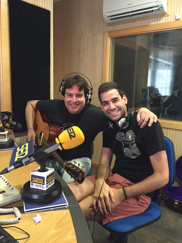 radioazul's tweet photo. Ahora en directo, Toño de "El Rincon de los sueños" http://t.co/Od09xXo4V1