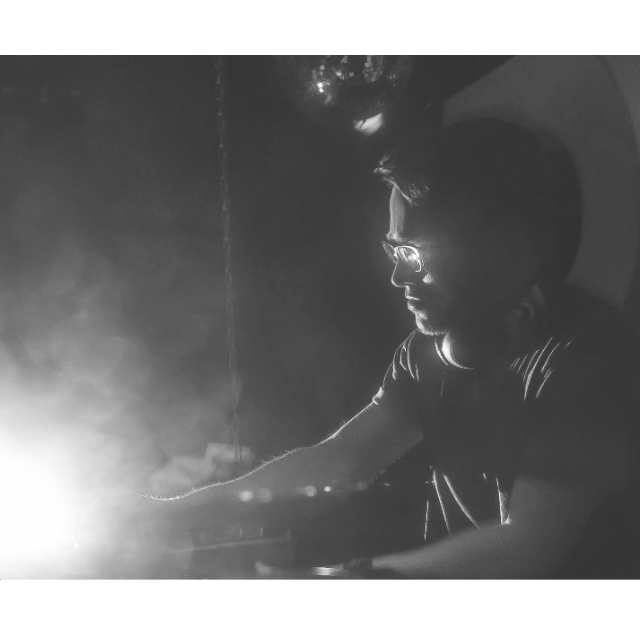runningwild_uk's tweet photo. @LoveboxFestival presents After Dark with Running Wild at Oval Space this Friday~ Tickets: http://t.co/EkyBcbwzu2 http://t.co/k5vDpHutwZ