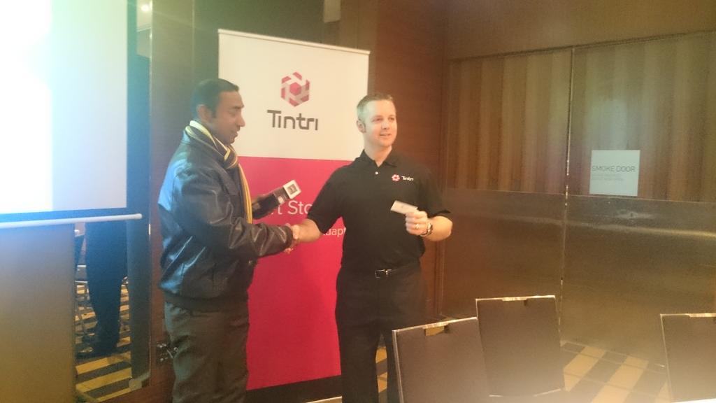 cchoy_vmware's tweet photo. Another awesone night #VMUGSYDNEY http://t.co/QsFami880h