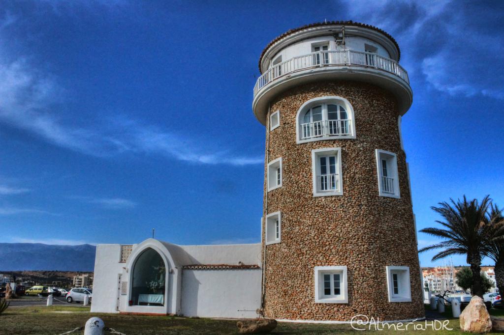 almeriahdr's tweet photo. Faro de #Almerimar en la costa de #ElEjido @almeria_turismo @ILoveAlmeria @turismoelejido @WeekyAlmeria @RTAlmeria http://t.co/yNyoz53lAA