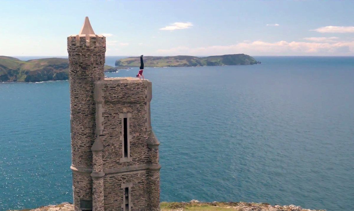 outside_watch's tweet photo. Stunning! #Freerunning the Isle of Mann http://t.co/FSXm1NP84K @Will_Sutton @CutMedia1 http://t.co/cxMVHV5W7U