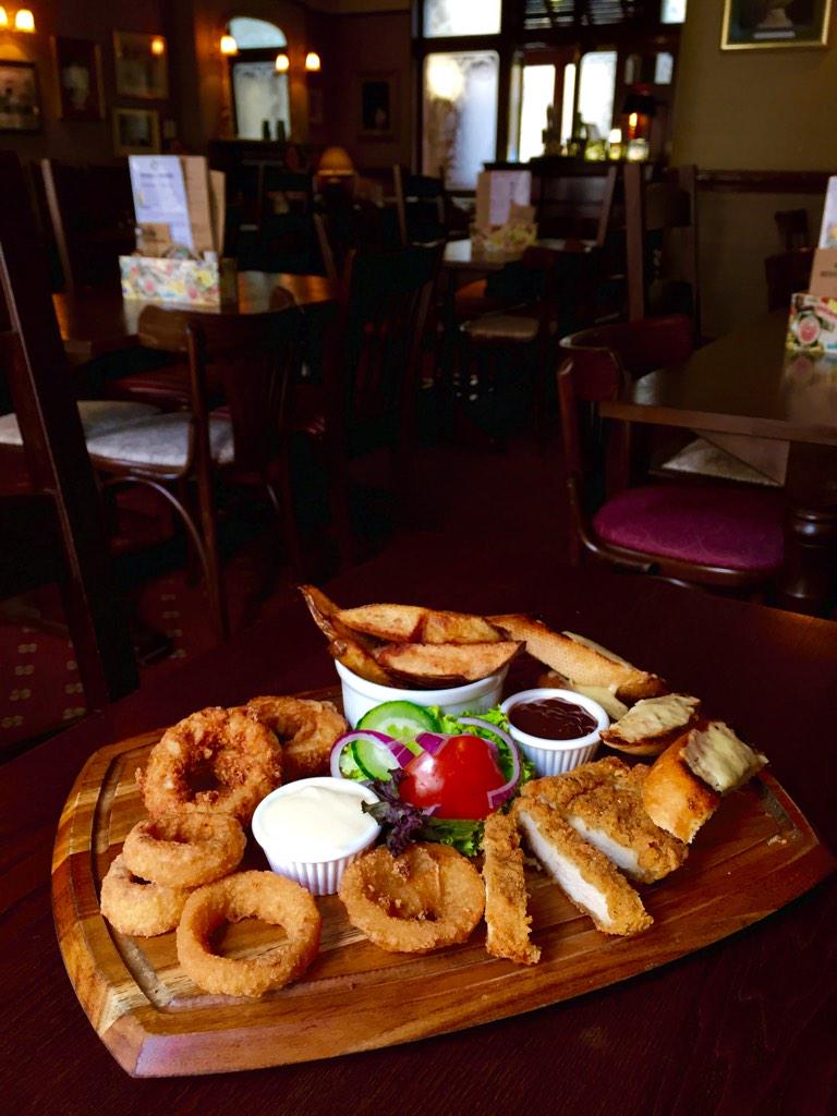 PR1NCESSLOUISE's tweet photo. Treat yourself and your mates to a House Sharer or two. #Princesslouise #Holborn #pubgrub @samsmithsbeer http://t.co/4SYG5pJiMb