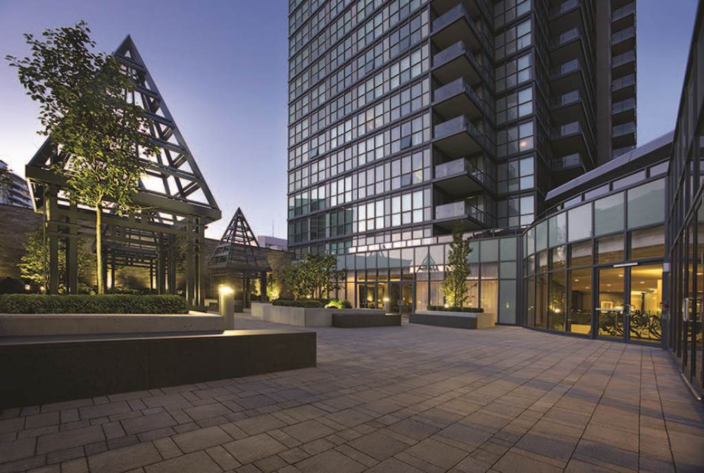 MenkesLife's tweet photo. Today's #PhotoOfTheDay is from the outdoor terrace at #GibsonSquare in #NorthYork; Penthouse suites still available. http://t.co/kYffnc4s5g