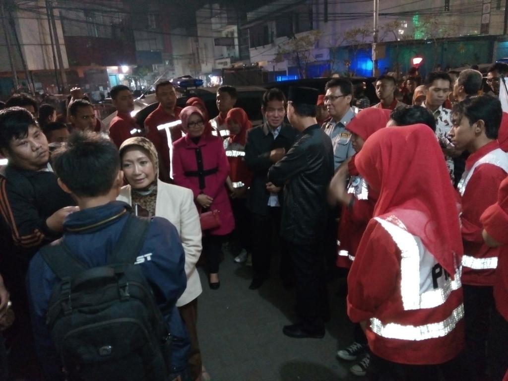 kunjungan ketua pmi selaku walikota serta jajarannya pada malam takbiran # poskocimahi