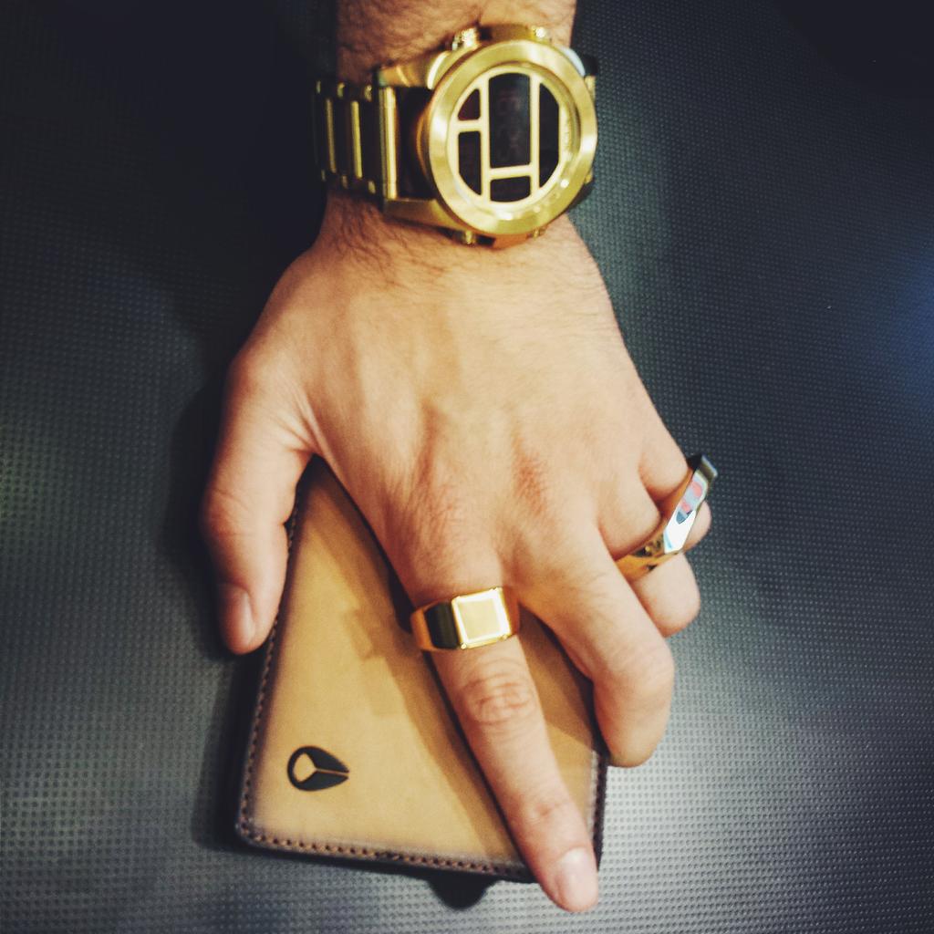 MotisAccess's tweet image. Be sure to check out our BOGO 40% Off sale -  mix and match to customize your look! ⌚👓💥 instagram.com/p/5M6wHHyh0r/