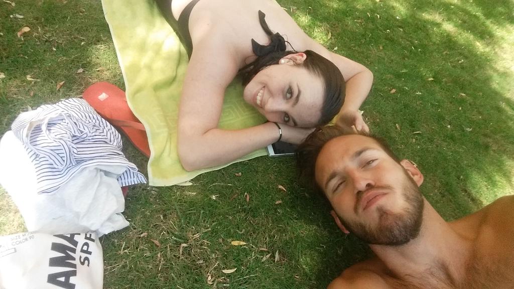 JoseCarlosAtero's tweet photo. Buena tarde de piscina la de ayer. #afterwork con @NereaGtz http://t.co/Vfl2H8Nhhq