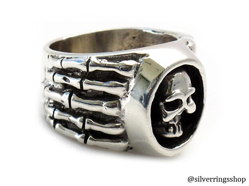 Silverringsshop's tweet photo. Skull Silver Ring with skeleton hands | King of Skulls | Sterling Sil… https://t.co/CTsdnsBMjm #RTOE1 #SilverJewelry http://t.co/XCcezFKyBT