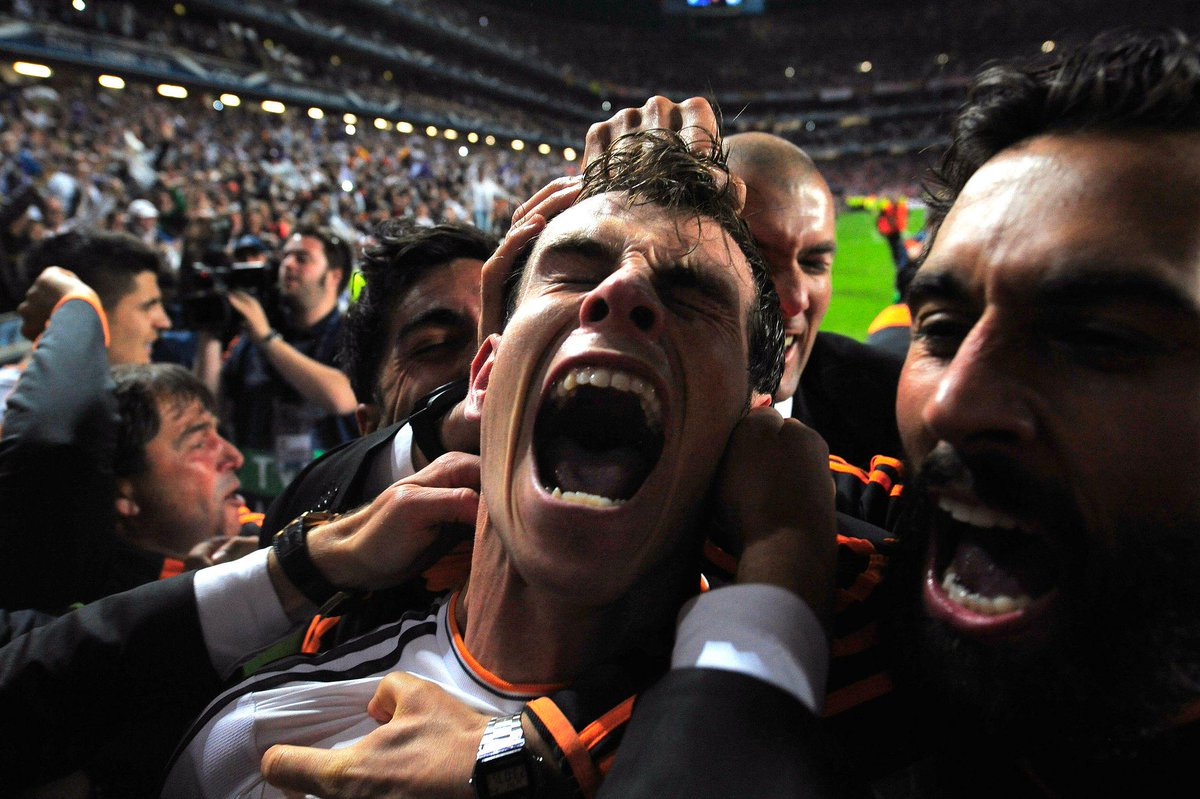 RealGomezRM's tweet photo. Gareth Bale con el Madrid:

2 temporadas
92 partidos
41 goles
28 asistencias
4 títulos

Feliz cumpleaños. #genius http://t.co/j8NPIKRWkA