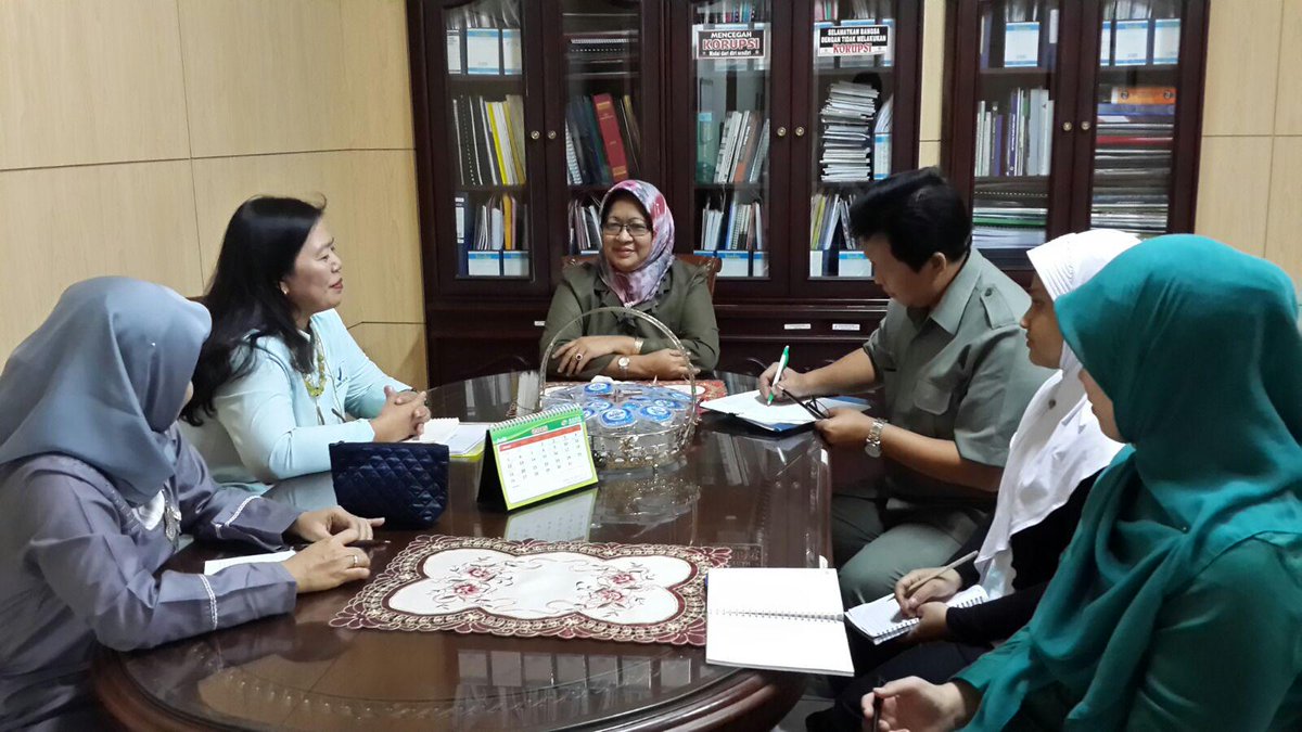 bpom_pbb's tweet photo. #AuditMutuInternal at Manajemen Puncak, Koordinator Auditor @bpom_ri, Jayalah BPOM Jayalah Indonesia Ku @RoySparingga http://t.co/qpxV2ZA2HO