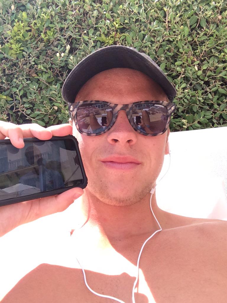 Rendelow's tweet photo. #openselfie from a lounger in France. #happybirthdayadam http://t.co/XrSgL9tMLe