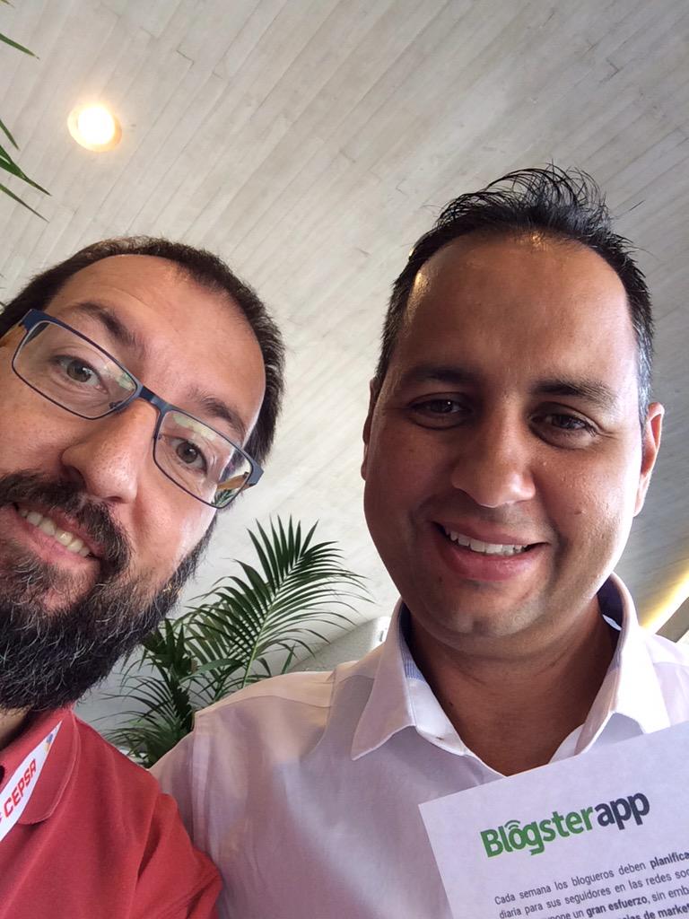 ismaelfaro's tweet photo. @jmgfuentes and @blogsterapp #devcoffee ;). The blogger suit http://t.co/jtqOwYgrBM
