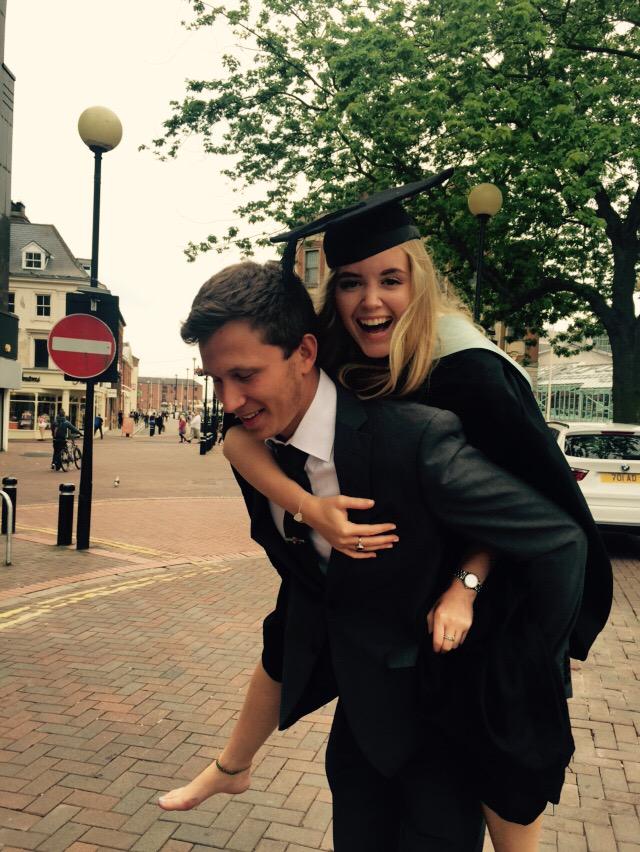 JenniferWard15's tweet photo. Take me back to graduation 🎓🎉🍻 http://t.co/ar05tFviAg