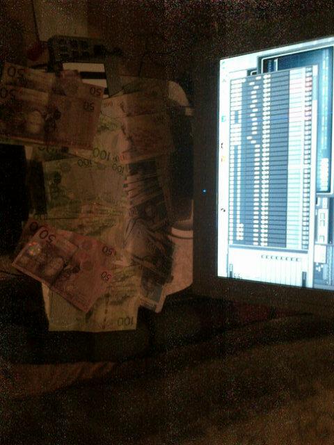 Nejahzw's tweet image. #PaperPaper datafilehost.com/d/93270734