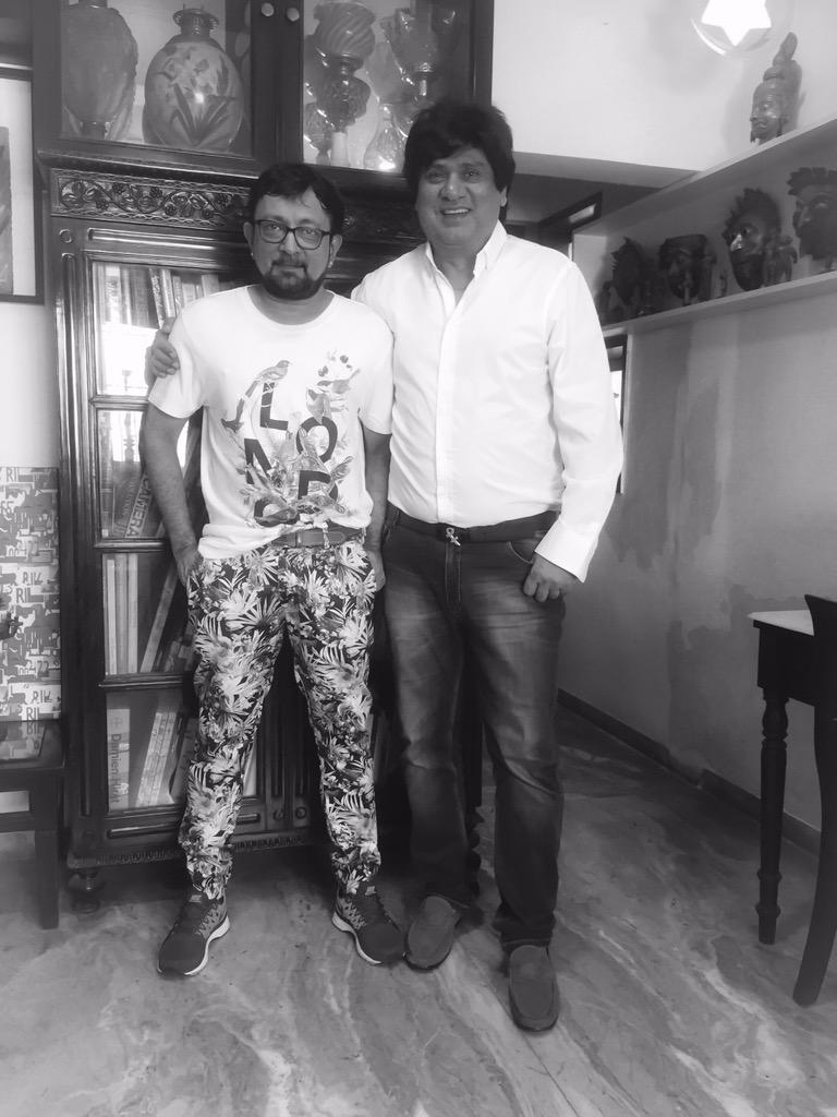 mukeshwardhan's tweet photo. With @Chemburstudio missing you @thotcapital http://t.co/NfBQANZ6fT