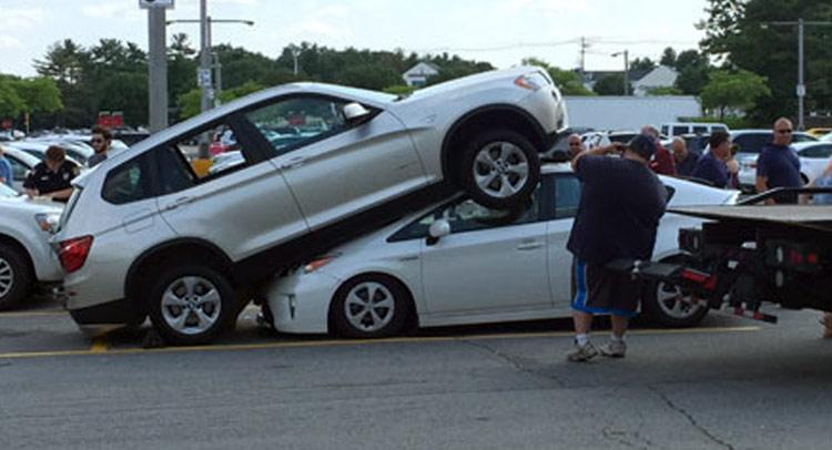 GearHeadNews's tweet photo. BMW X3 Makes Prius Its Bitch - http://t.co/NdUn4XqhjS - http://t.co/va3zuAcEju
