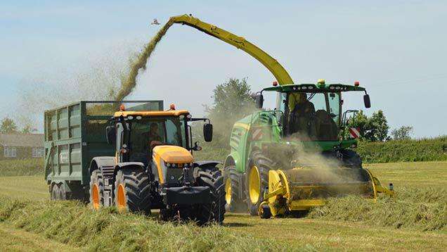 FarmersWeekly's tweet photo. 7 top silaging pictures of the summer http://t.co/OlhYpBFN4N http://t.co/U84isbuL6Q