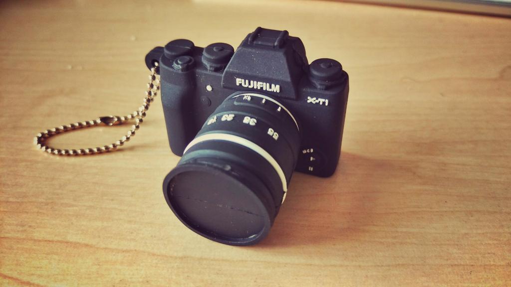 AP_Magazine's tweet photo. RT to WIN! We have an UBER cool @Fujifilm_UK XT-1 8GB USB going spare. Winner picked at 6pm so be quick! http://t.co/qILjOqZ28M