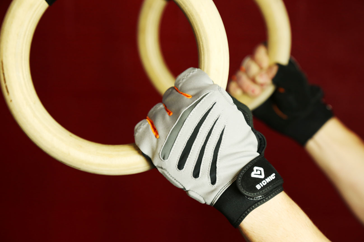 bionicglovesuk's tweet photo. @MensFitnessMag  Coming soon Bionic's New Cross Training Glove by leading US Orthopedic Hand Surgeon - Avail Sept http://t.co/kuUtNVpzlp