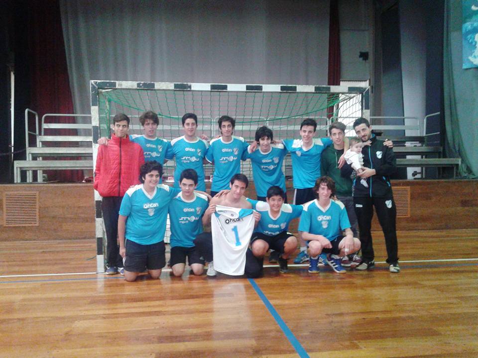 TemperleyOK's tweet photo. #HANDBALL Dos títulos para el Celeste en la @femebal: Menores caballeros y Primera damas // http://t.co/9fArLg5gkx http://t.co/DY2f9XZjU0