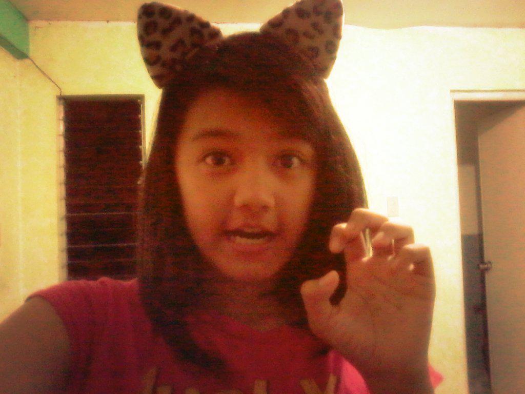 rnymace's tweet photo. Meow!! Hahah I have my new Haircut !! 
^_^
#NewHaircut
#ChangingHobbit http://t.co/GG7wJnnokH
