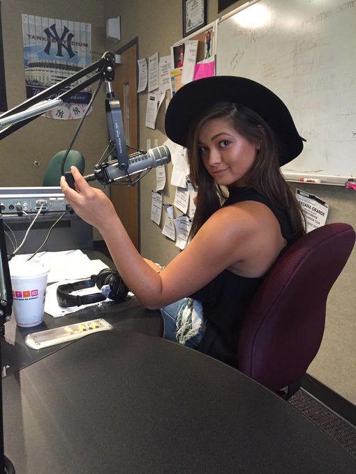 Watch ChelsieAryn's leaked NSFW photo on TwXstars