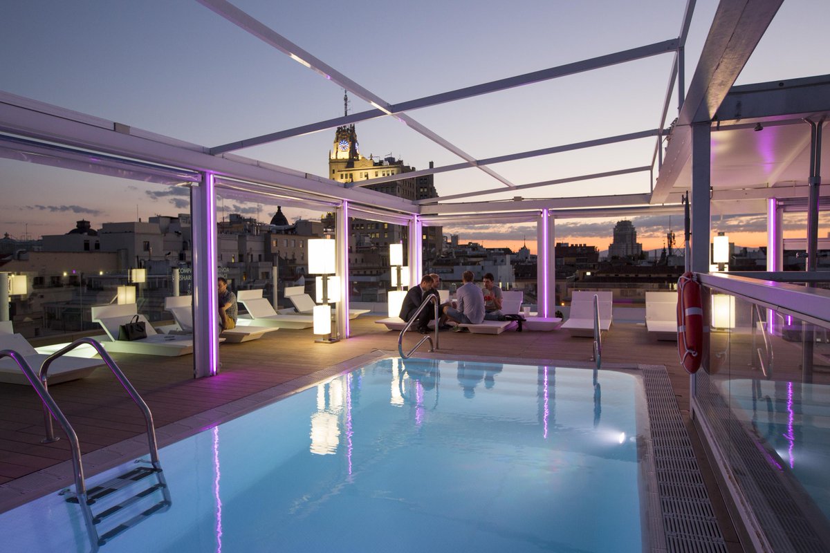 MitsixSociaLife's tweet photo. @RoomMateHotels Hoy TOP 3: #terrazasdelcielodemadrid BESOCIAL! #pisci #terraza #Amigos #mitsix http://t.co/Q0Q4YQhX7R http://t.co/XOAJ3ZDRyy