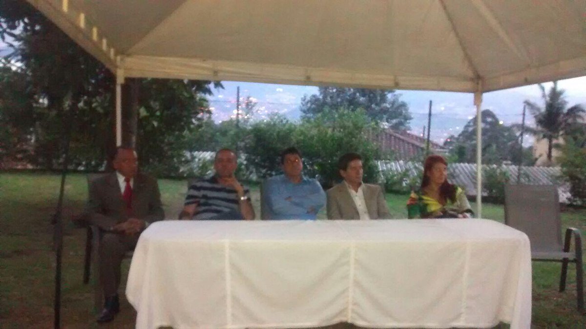 JCPalacioF's tweet photo. En compañía del candidato a la Gobernación de Antioquia, Luis Pérez Gutiérrez. http://t.co/OjfvPNDfyY