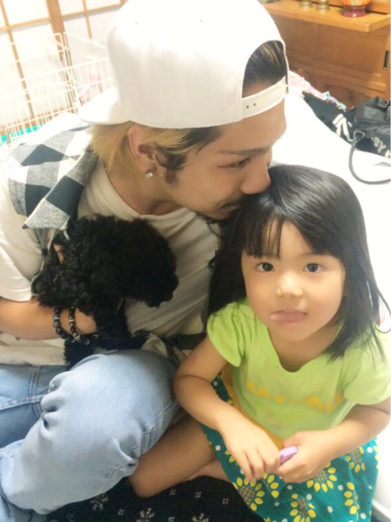 fg_ice_kenji's tweet photo. まさかのツイキャスにリリーと姪ももか姫登場の可能性？！
マジペロペロされすぎた。
癒されすぎてる。 http://t.co/wmV7TeeY5i