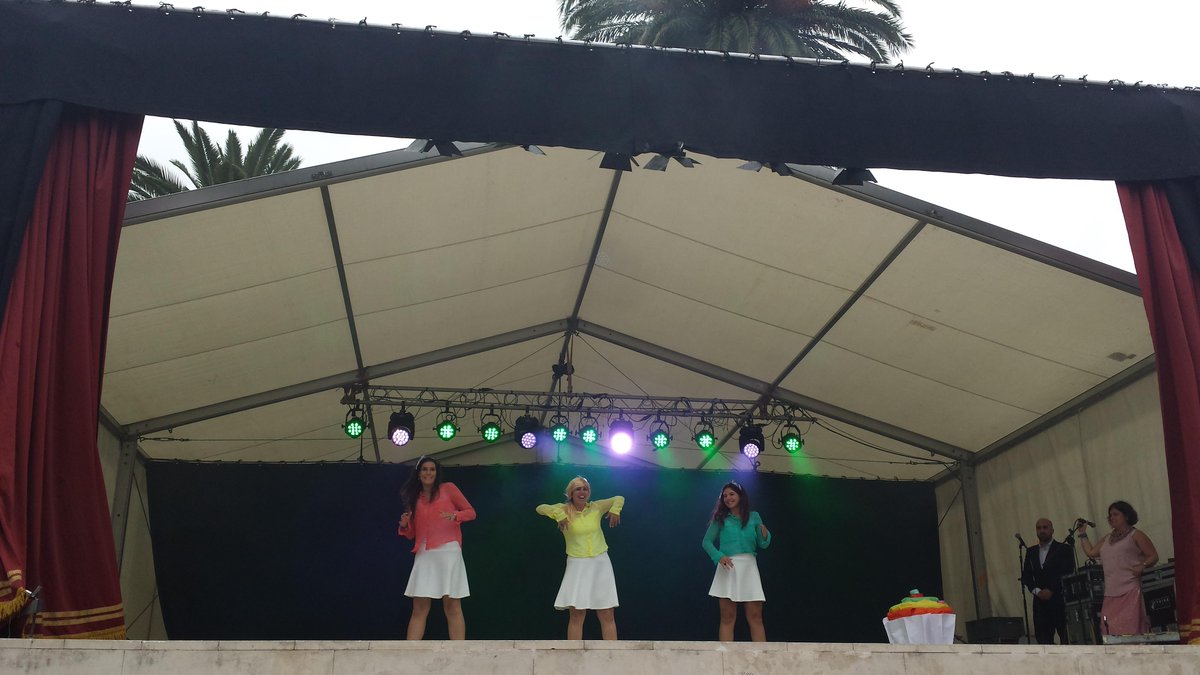 Karpe_Stz's tweet photo. Nivelazo en los playbacks de este año!! aquí van unos pocos! #karpe2015 #SanturtziJaietan2015 http://t.co/528X83Iabf