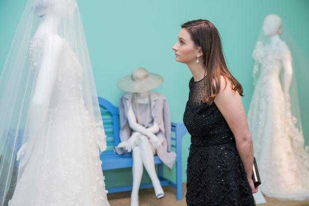 SCADdotedu's tweet photo. Last day to watch 'Ovation for Oscar' on @Fashionista_com. Go behind the scenes of #SCADODLR. http://t.co/qKTry59tGo http://t.co/jHjzpLF9Df