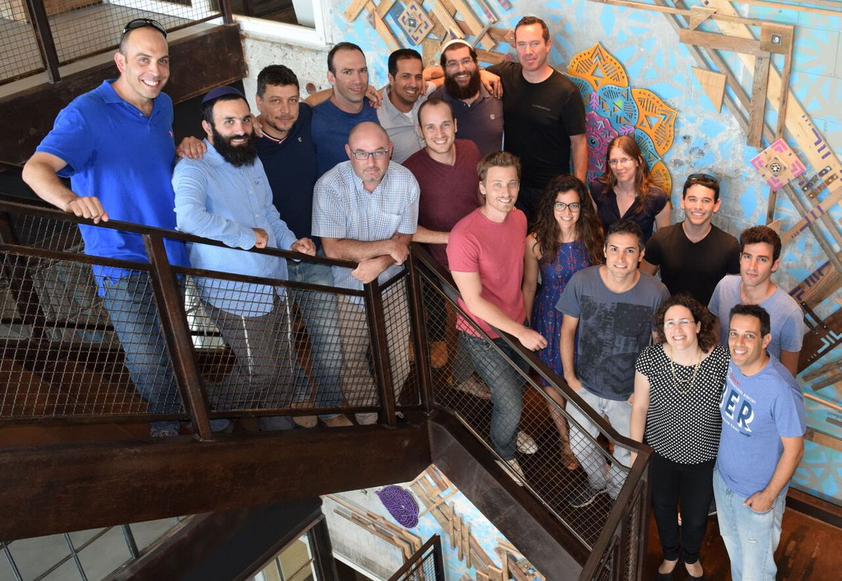 MetaQuestVR's tweet image. Please join us in welcoming leaders in depth sensing technology, @pebbleInterface, to Oculus! ocul.us/PebblesOculus