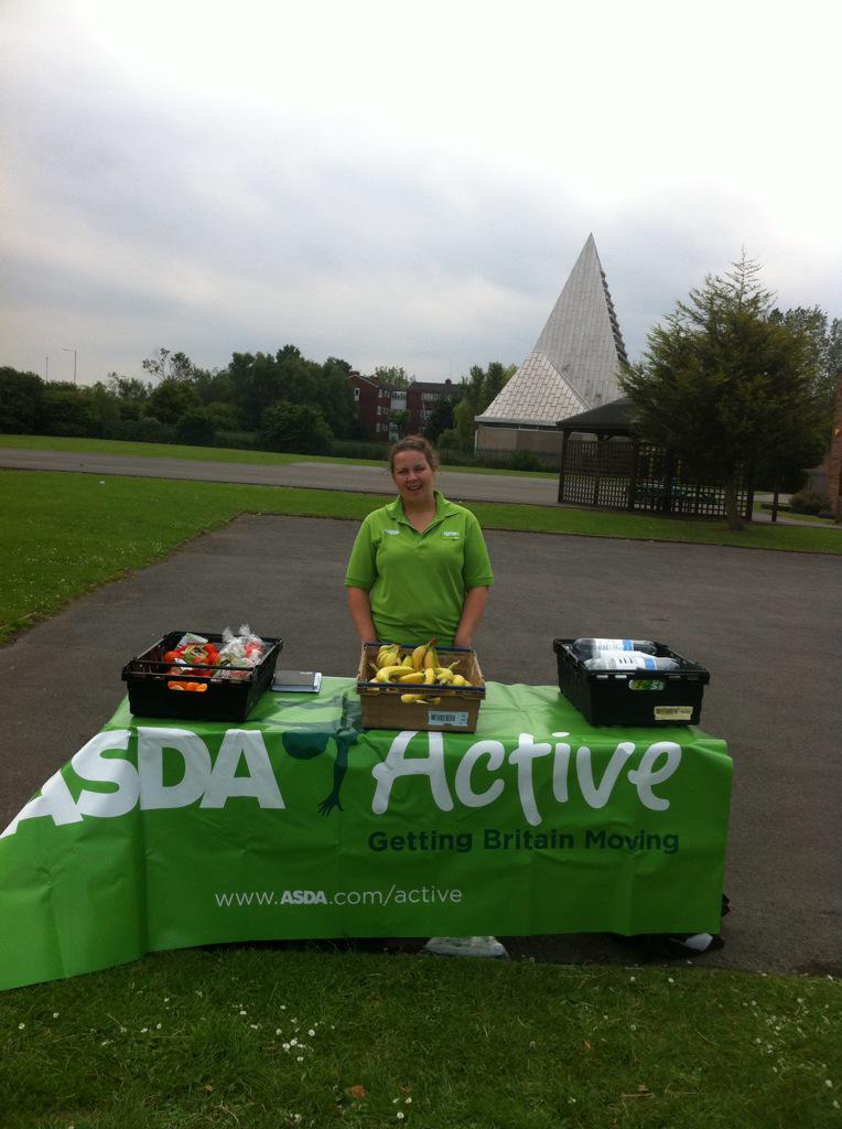 AsdaArrowePark's tweet photo. Back again for sports day @smaaanews with #asdaactive Helen @AsdaBromboro http://t.co/NOqU4m1TkS