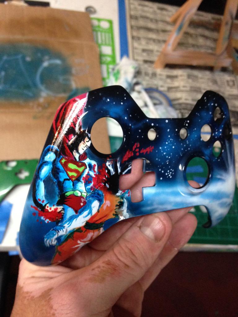MajorGamerC's tweet photo. @NControlAvenger @GlomTom @GAEMS_PGE @ApparelBuddy how about custom painted controllers? Lol http://t.co/SCVLbfFcYS