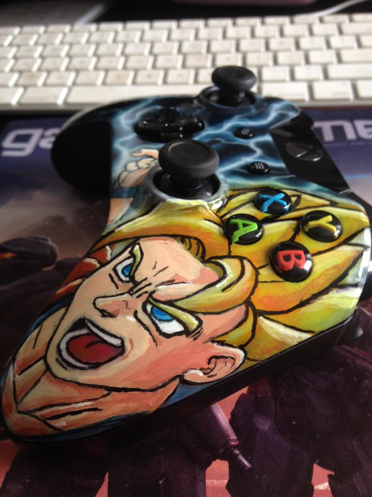 MajorGamerC's tweet photo. @NControlAvenger @GlomTom @GAEMS_PGE @ApparelBuddy how about custom painted controllers? Lol http://t.co/SCVLbfFcYS