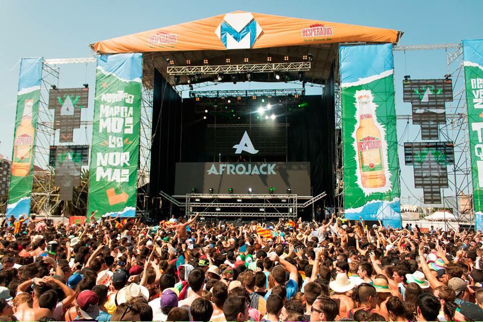 afrojack_espana's tweet photo. Gigante @djafrojack en #Valencia http://t.co/xtIZfpKBGw