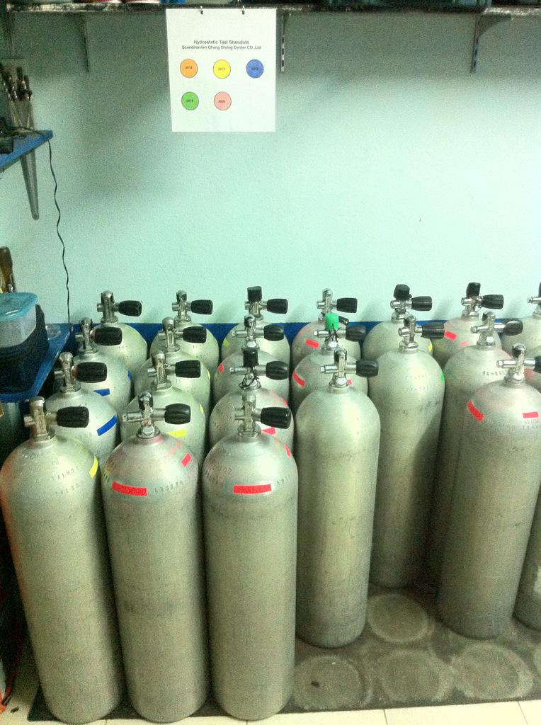 ChangScuba's tweet image. Let us ensure there is no confusion for our diving safety #hydrostatictest #yoursafetyfirst #ScandinavianChangDiving