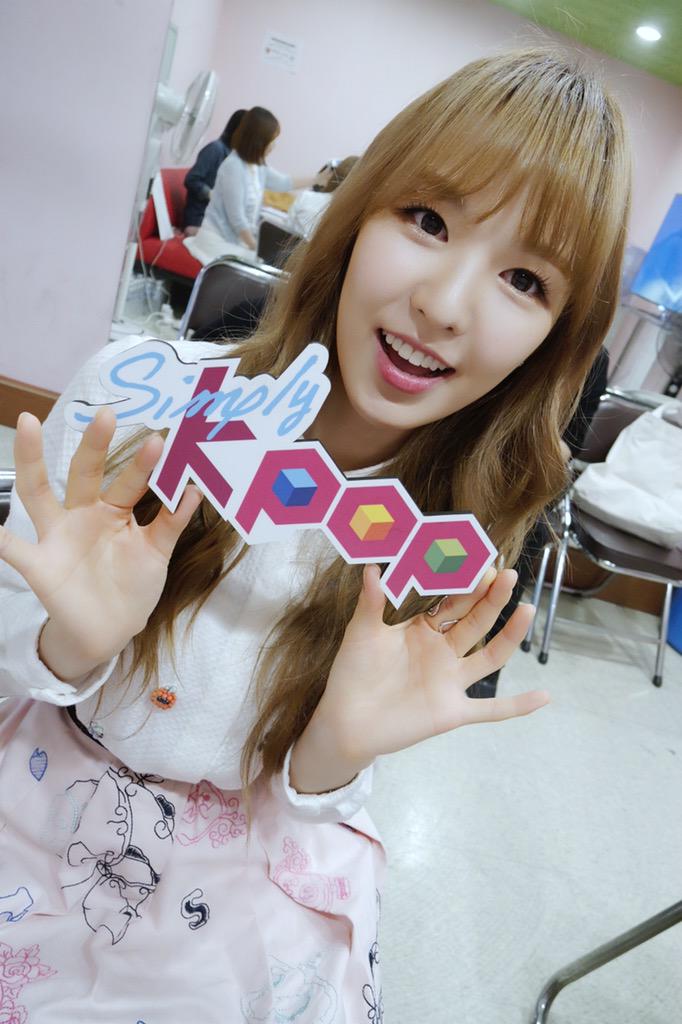 _Simplykpop's tweet photo. 스페셜 MC #레드벨벳 #웬디 와 함께하는 #심플리케이팝 ^^ 처음 MC 하는건데 어쩜 이렇게 잘하는지 깜놀했어요 +_+ 웬디의 첫 MC 진행 금요일 오전 9시 기대 많이 해주세요^^ http://t.co/jt4bjeq5pX