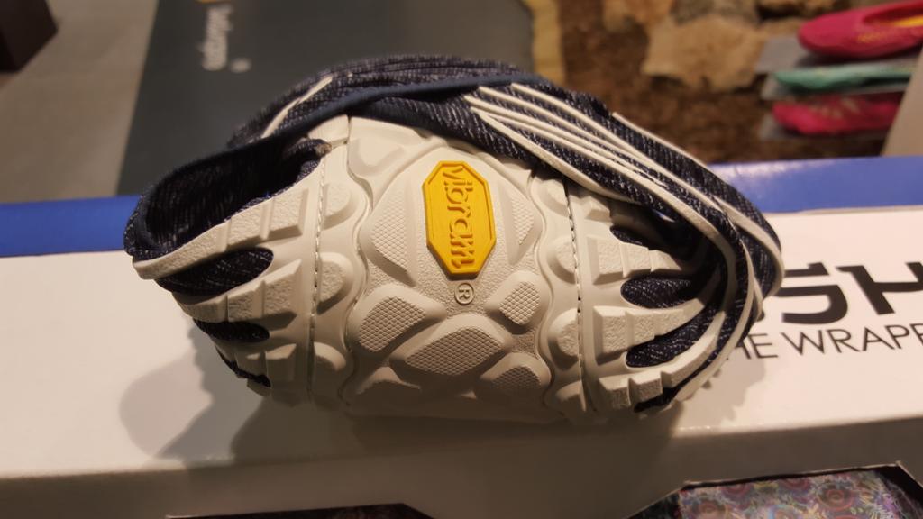 trailrunningrvw's tweet photo. No Trail Running pero curioso... @vibram Furoshiri #outdoor2015 #outdoorshow http://t.co/YDeqfmeadd
