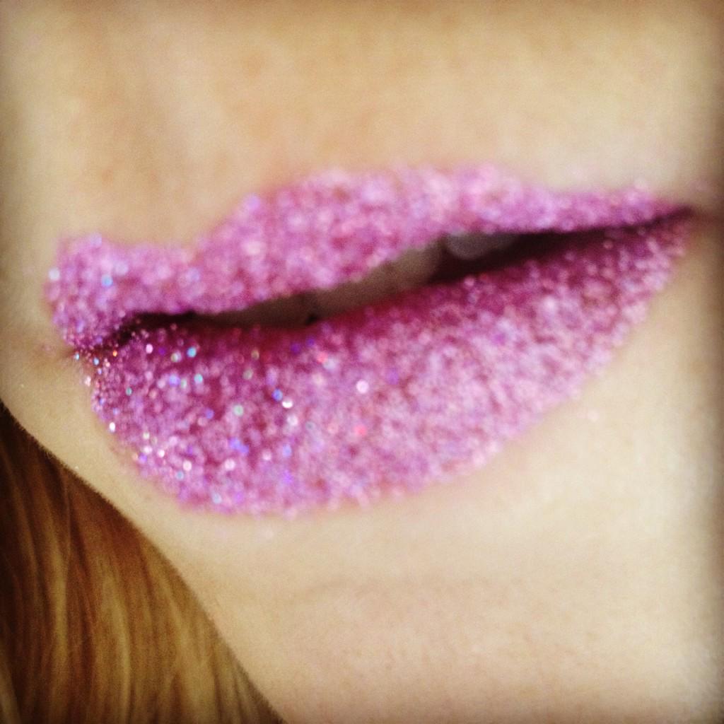 Pink_Nails_UK's tweet photo. #ultraglam #glitterlipsuk http://t.co/t0OG5QZAqE