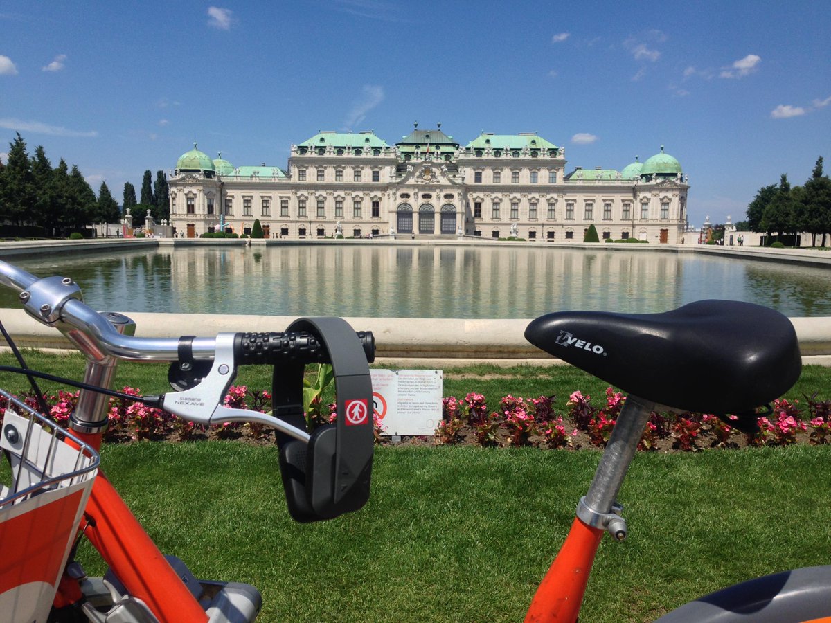 Such beauty, such precision. Belvedere Palace isn't that bad either. #tuis @Shawn_VZ <a href="/Freestyle_Films/">ғreeѕтyle ғιlмѕ</a> <a href="/OutdoorTech/">OutdoorTech</a>