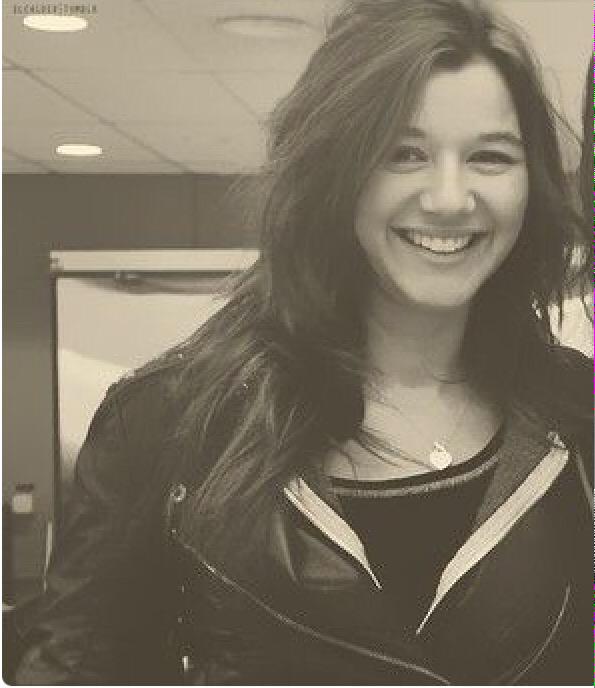 Happy Birthday Eleanor Calder!!!!    