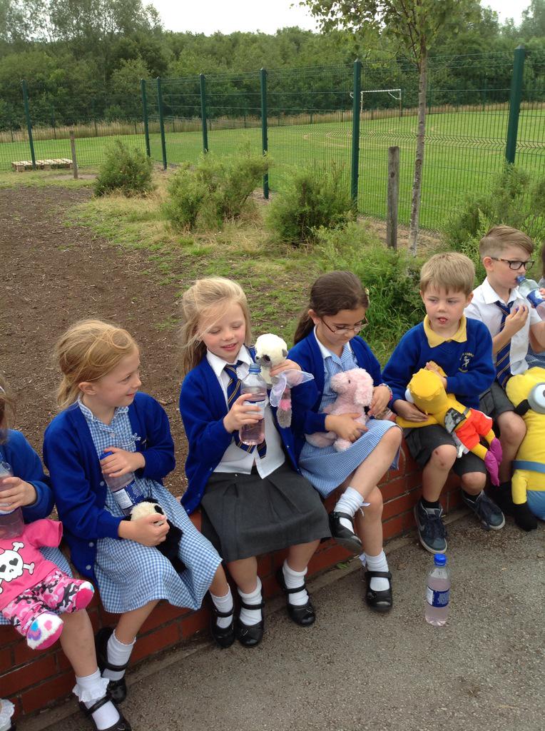 MrsTurnersClass's tweet photo. It's drink and biscuit time. Our teddies are complaining a bit because they want some too. http://t.co/s06o4w3hDF