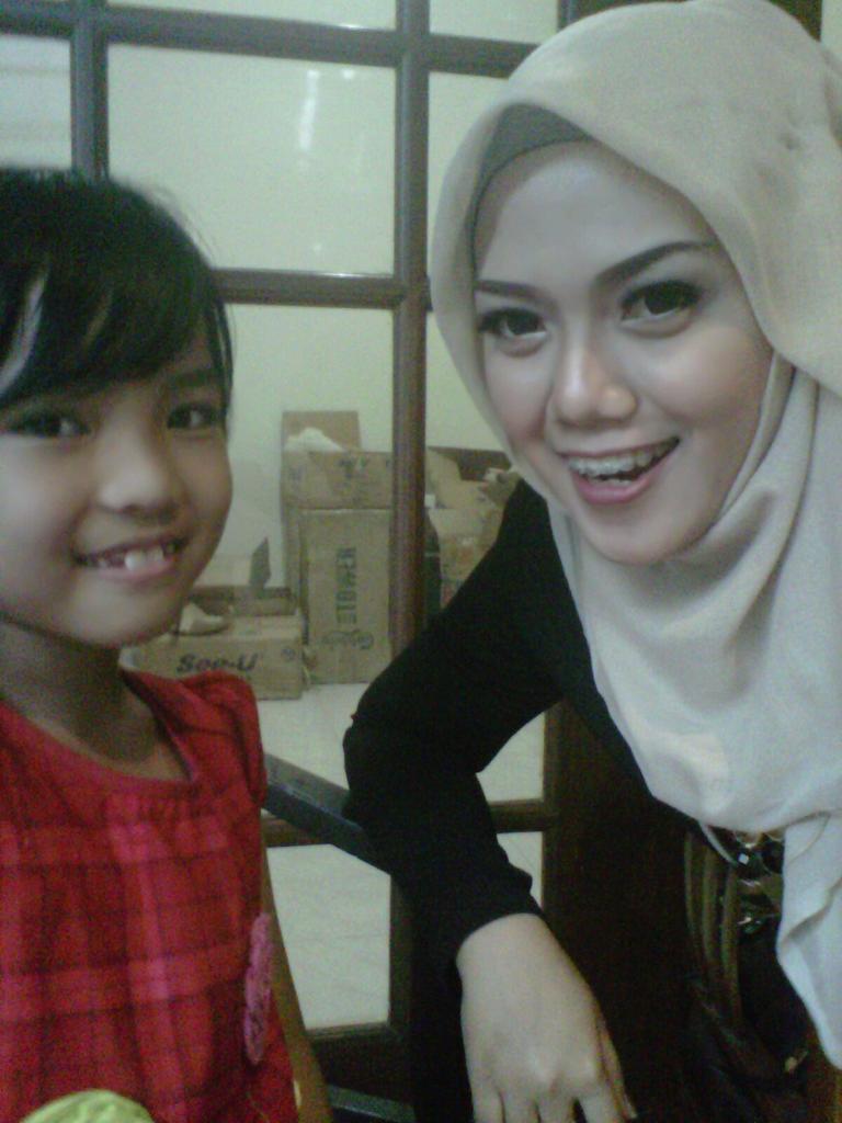 tarifreaky's tweet photo. Alahh makk..ini yg namanya jojo.."jojo restaurant" Also known as Joseline..wkkwwkw si cantik yg juga jago nyanyi :* http://t.co/DM6ofXSng5